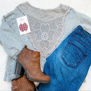 Lili’s Closet Grey Lace Sweatshirt Sz S Boho